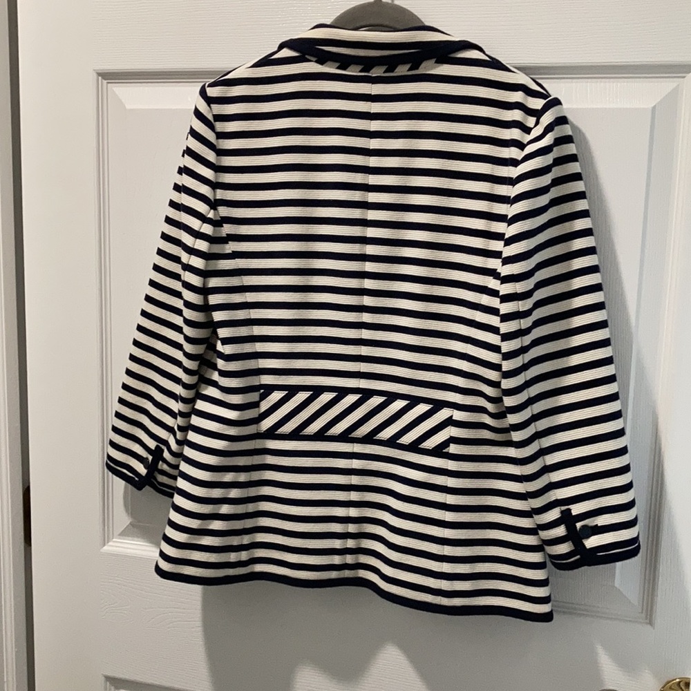 Ladies jacket - Picture 2 of 3